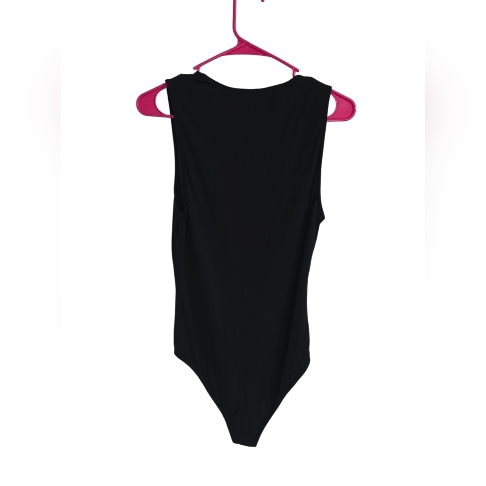 Lulus Black Twist-front Sleeveless Bodysuit Size Medium - Picture 3 of 10